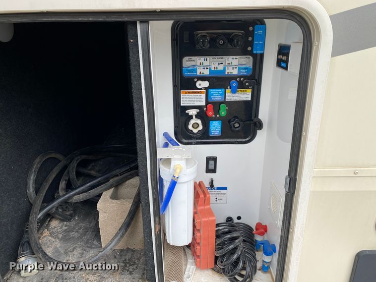 image for item JN9253 2018 Grand Design Solitude  camper