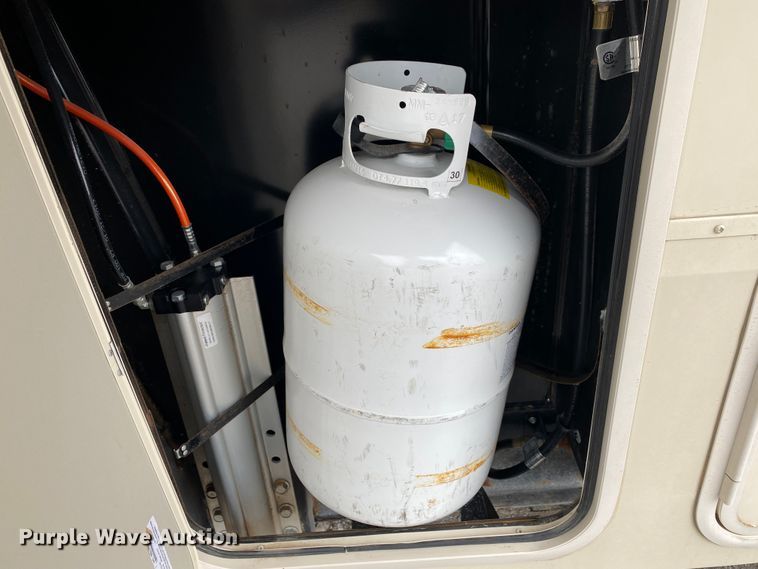 image for item JN9253 2018 Grand Design Solitude  camper