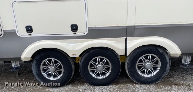 image for item JN9253 2018 Grand Design Solitude  camper