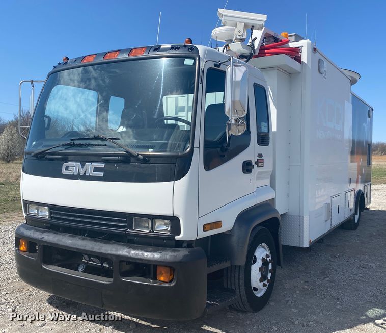 image for item JN9259 1997 GMC T6500  box truck