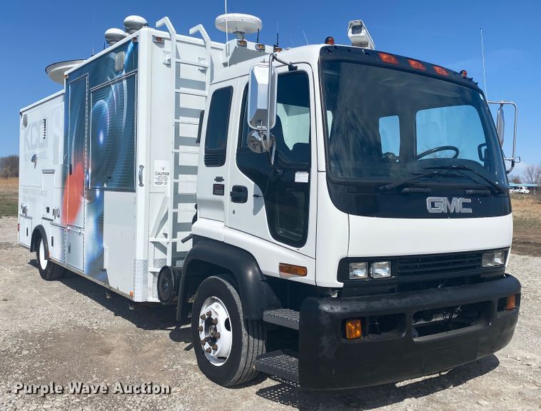 image for item JN9259 1997 GMC T6500  box truck