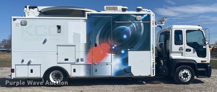 image for item JN9259 1997 GMC T6500  box truck