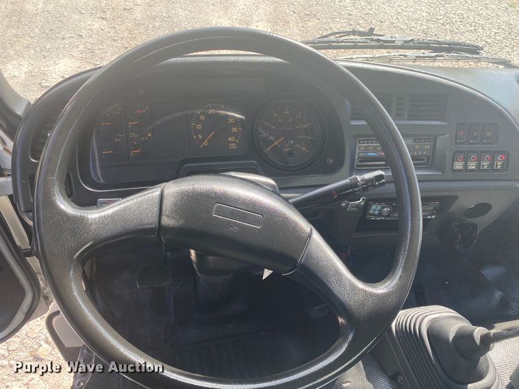 image for item JN9259 1997 GMC T6500  box truck