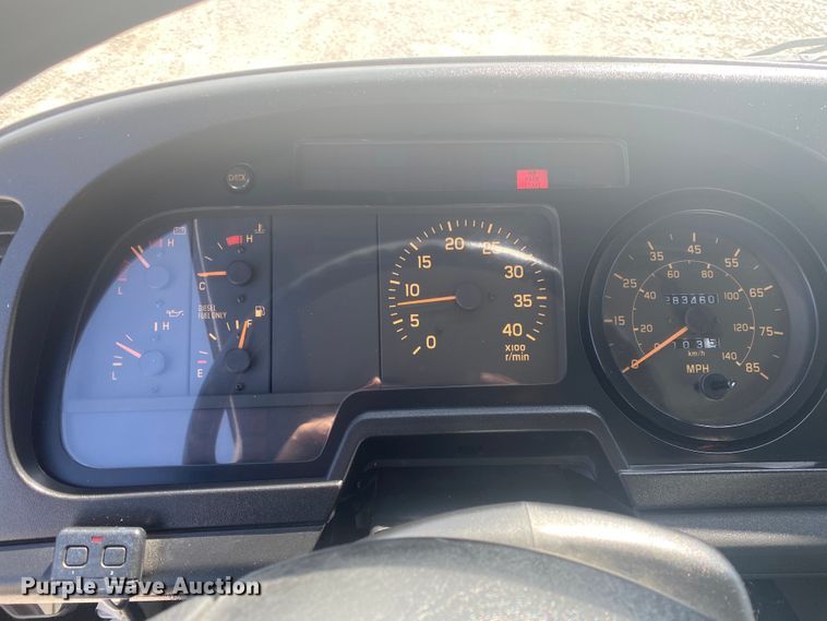 image for item JN9259 1997 GMC T6500  box truck