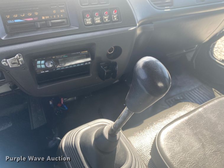 image for item JN9259 1997 GMC T6500  box truck