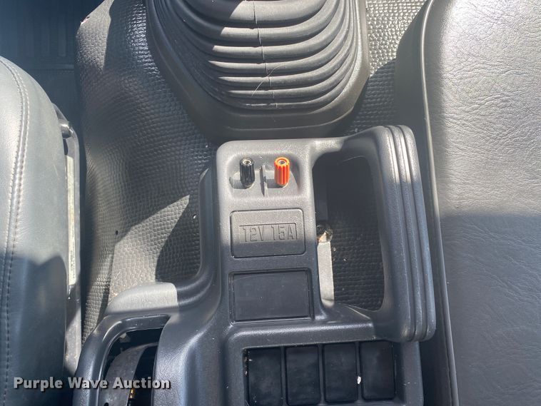 image for item JN9259 1997 GMC T6500  box truck