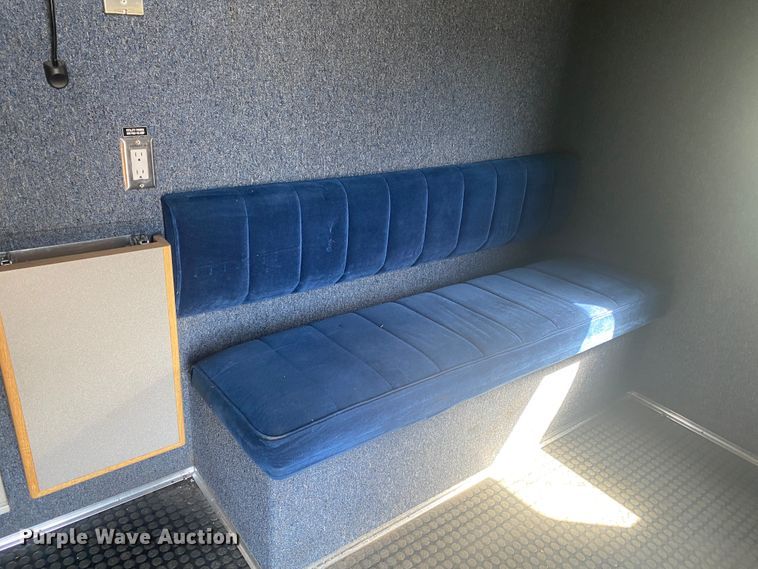 image for item JN9259 1997 GMC T6500  box truck