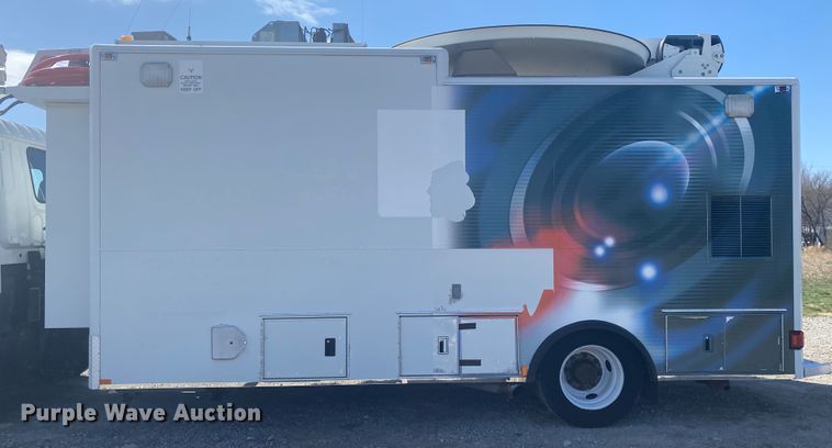 image for item JN9259 1997 GMC T6500  box truck