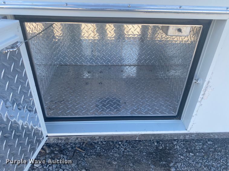 image for item JN9259 1997 GMC T6500  box truck