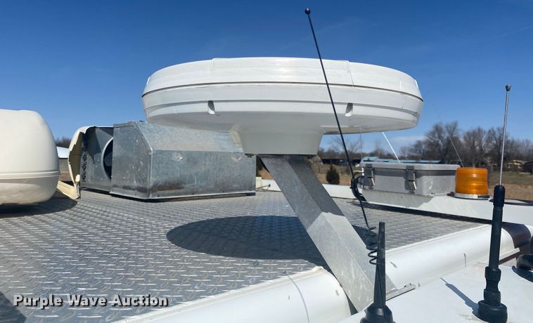 image for item JN9259 1997 GMC T6500  box truck