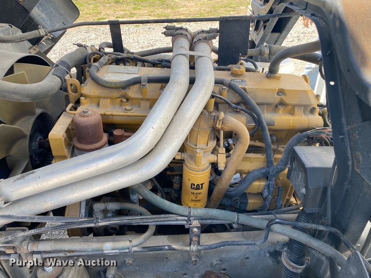 image for item JN9259 1997 GMC T6500  box truck