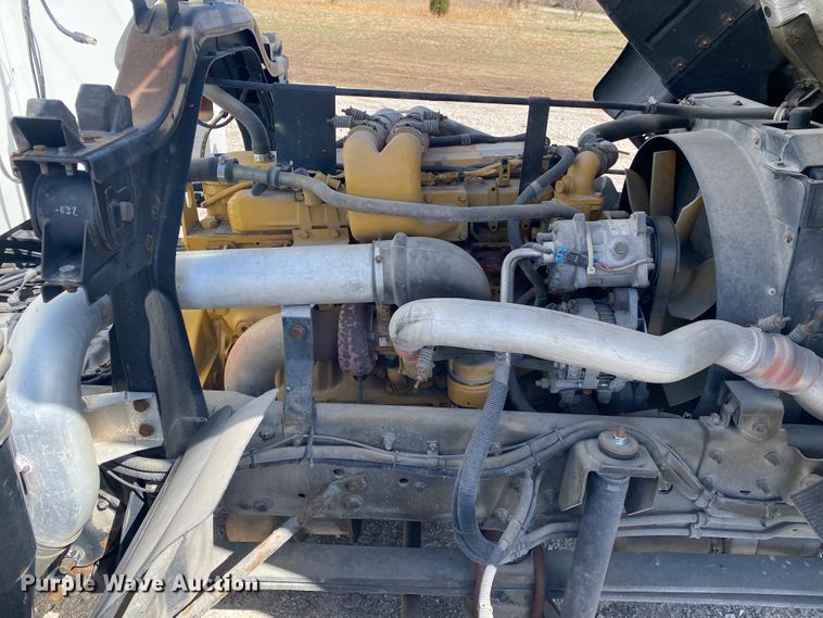 image for item JN9259 1997 GMC T6500  box truck