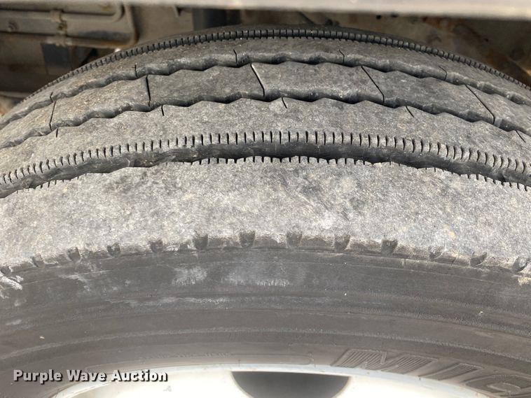 image for item JN9259 1997 GMC T6500  box truck