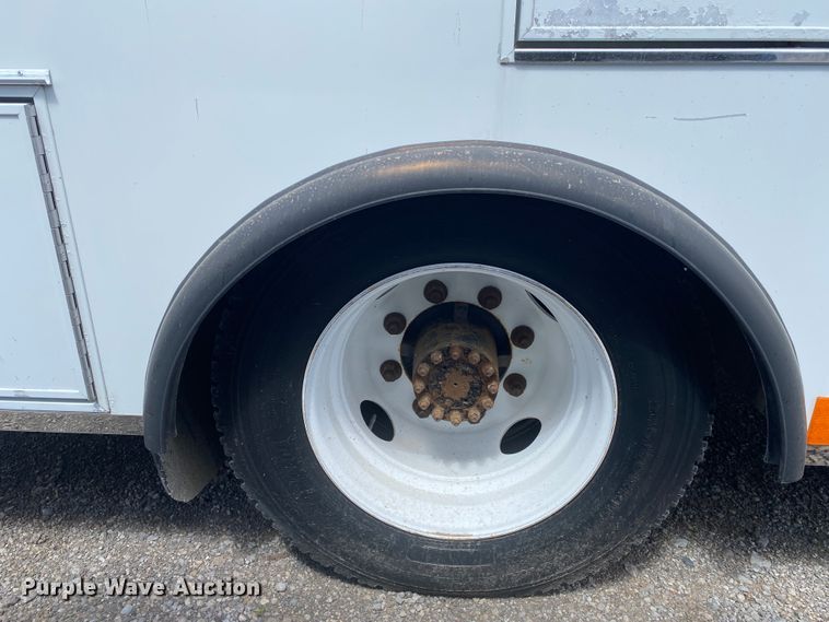 image for item JN9259 1997 GMC T6500  box truck