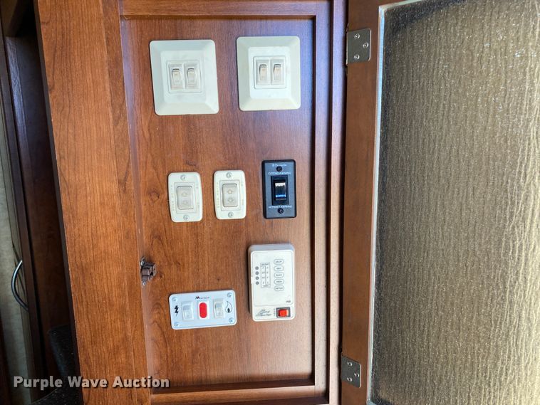 image for item JN9274 2013 Forest River Crusader  camper