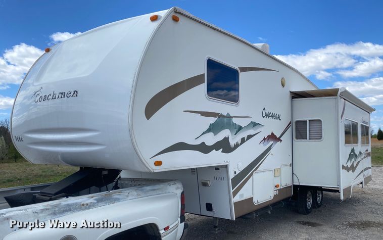 image for item JN9278 2005 Coachmen Chaparral  camper