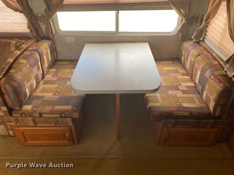 image for item JN9278 2005 Coachmen Chaparral  camper