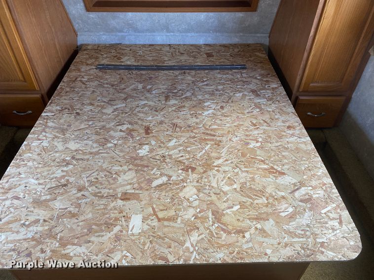 image for item JN9278 2005 Coachmen Chaparral  camper