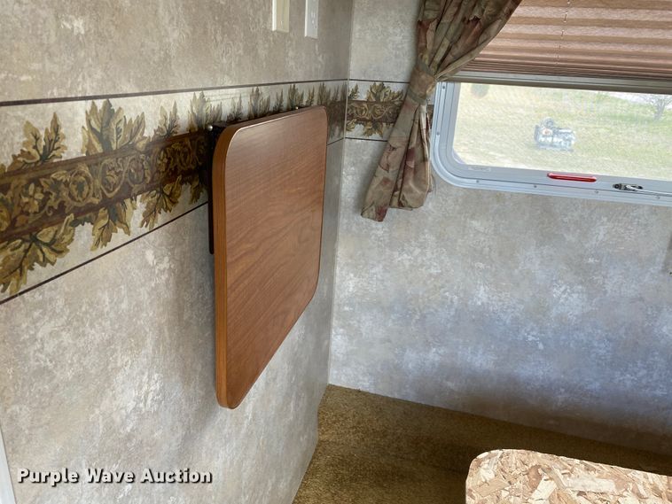 image for item JN9278 2005 Coachmen Chaparral  camper