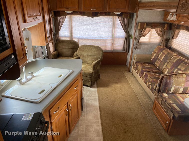 image for item JN9278 2005 Coachmen Chaparral  camper