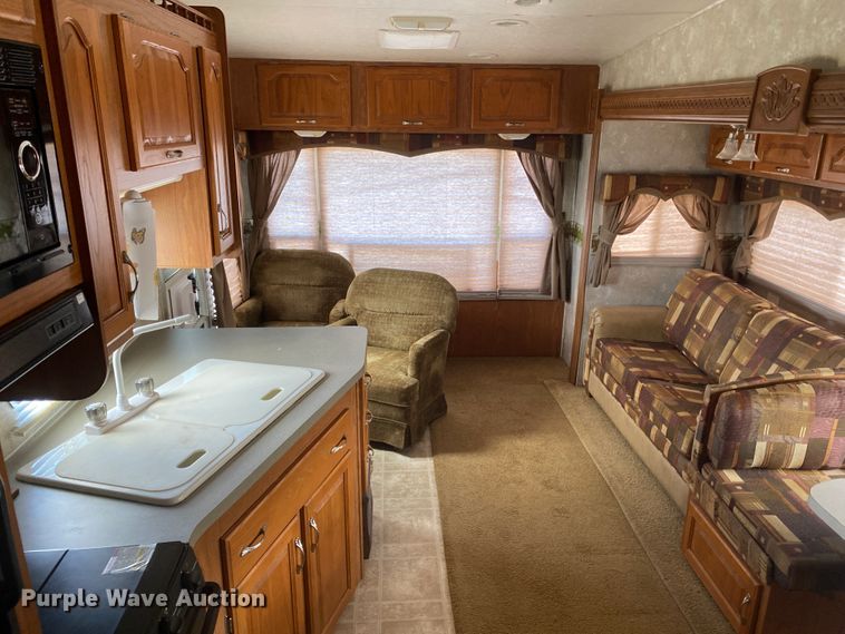 image for item JN9278 2005 Coachmen Chaparral  camper