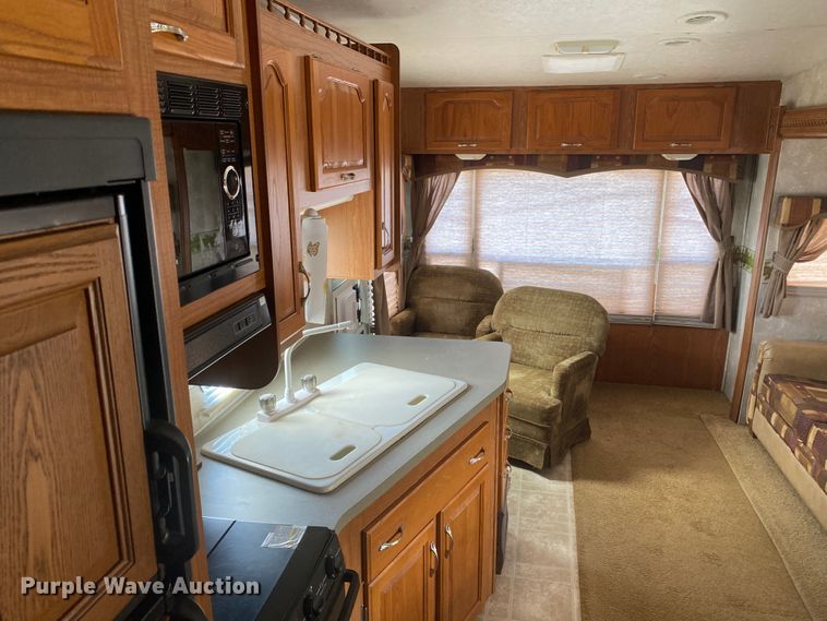 image for item JN9278 2005 Coachmen Chaparral  camper