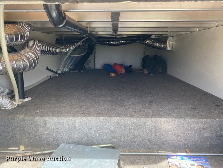 image for item JN9278 2005 Coachmen Chaparral  camper