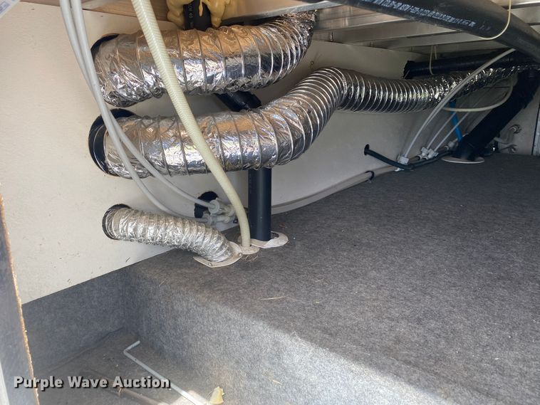 image for item JN9278 2005 Coachmen Chaparral  camper