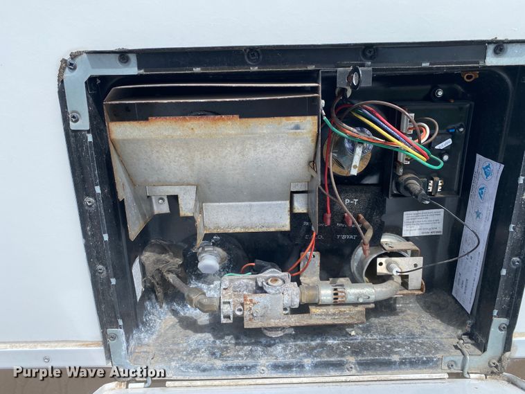 image for item JN9278 2005 Coachmen Chaparral  camper