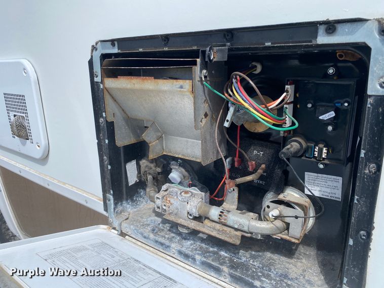 image for item JN9278 2005 Coachmen Chaparral  camper