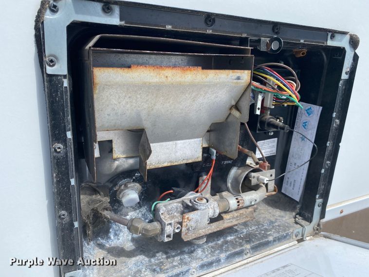 image for item JN9278 2005 Coachmen Chaparral  camper