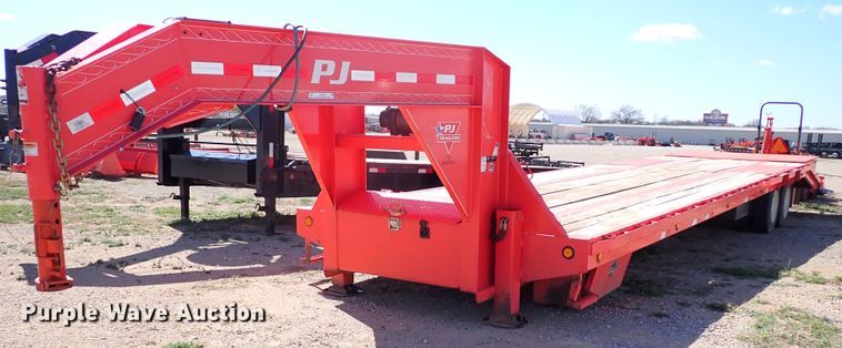 image for item JO9549 2020 PJ Trailers L3362  equipment trailer