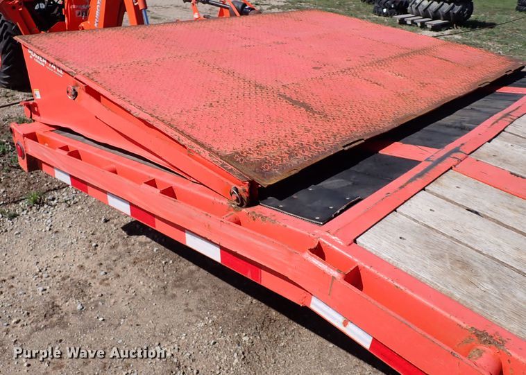 image for item JO9549 2020 PJ Trailers L3362  equipment trailer