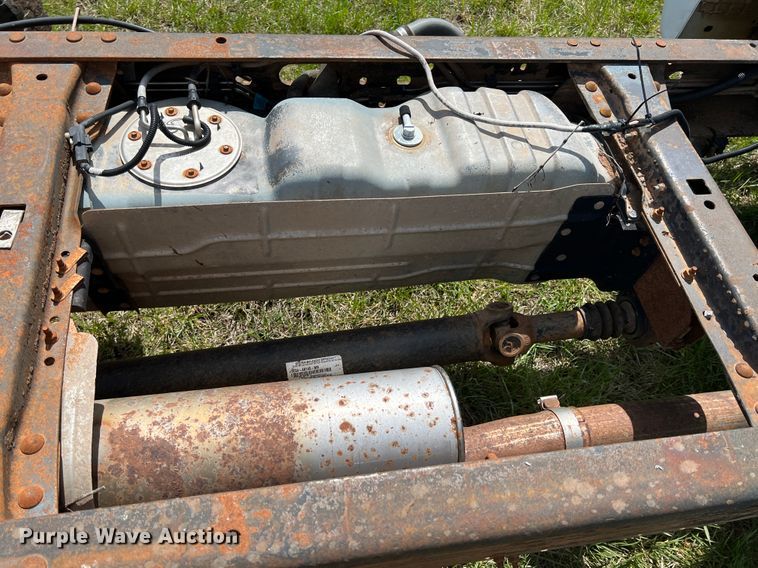 image for item JQ9044 2005 Ford F450 Super Duty  truck cab and chassis