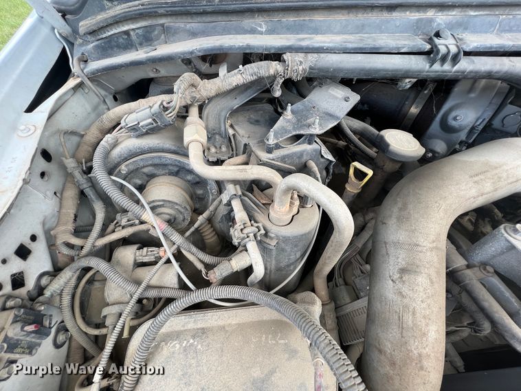 image for item JQ9044 2005 Ford F450 Super Duty  truck cab and chassis