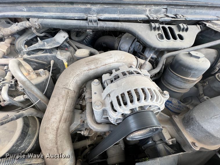 image for item JQ9044 2005 Ford F450 Super Duty  truck cab and chassis