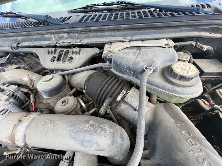 image for item JQ9044 2005 Ford F450 Super Duty  truck cab and chassis