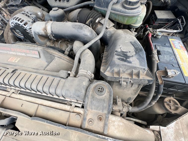 image for item JQ9044 2005 Ford F450 Super Duty  truck cab and chassis