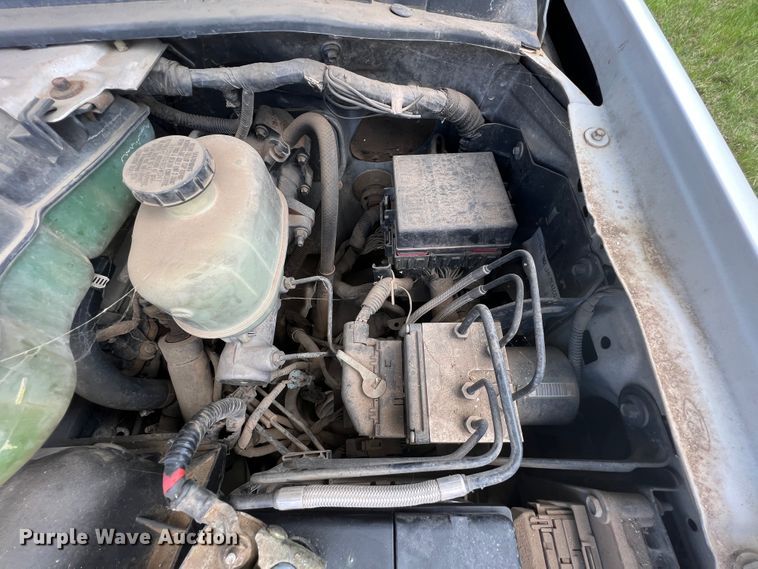 image for item JQ9044 2005 Ford F450 Super Duty  truck cab and chassis