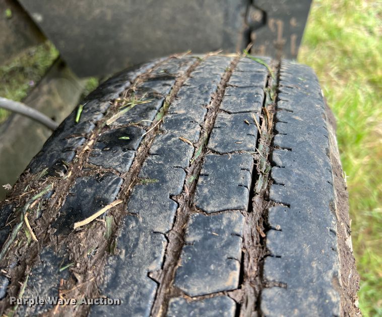 image for item JQ9044 2005 Ford F450 Super Duty  truck cab and chassis