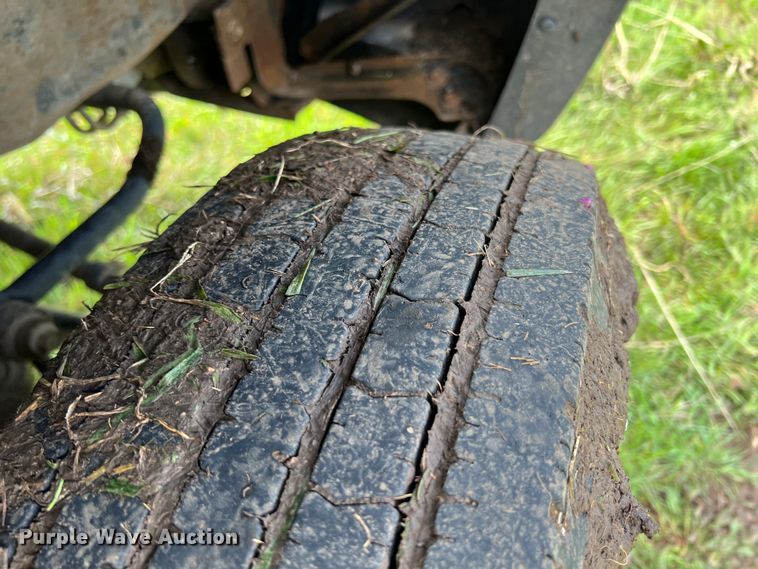 image for item JQ9044 2005 Ford F450 Super Duty  truck cab and chassis