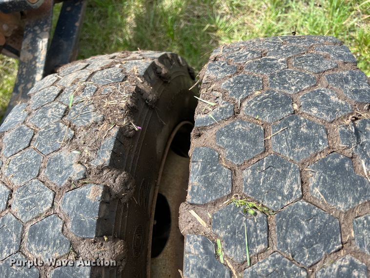 image for item JQ9044 2005 Ford F450 Super Duty  truck cab and chassis