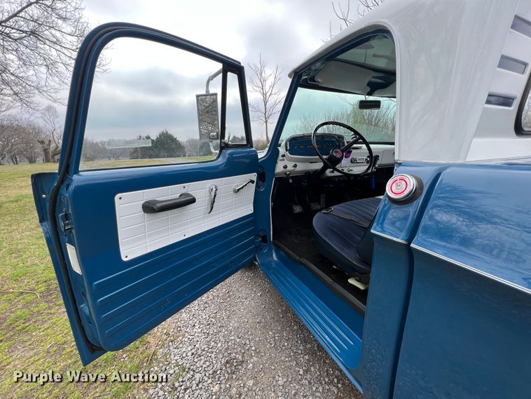 image for item JQ9067 1965 Dodge D100  pickup truck