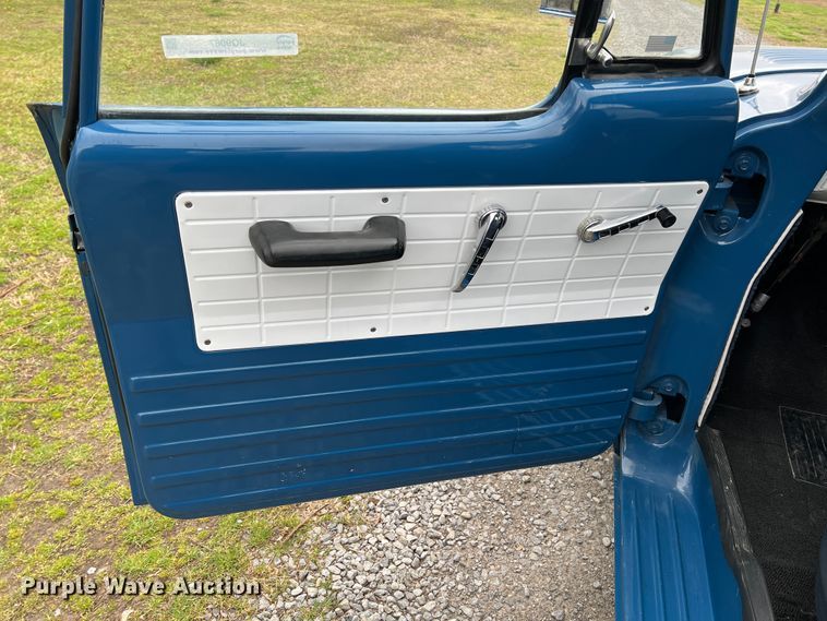 image for item JQ9067 1965 Dodge D100  pickup truck