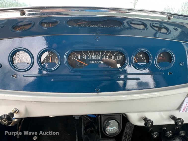 image for item JQ9067 1965 Dodge D100  pickup truck