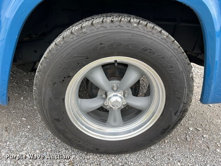 image for item JQ9067 1965 Dodge D100  pickup truck