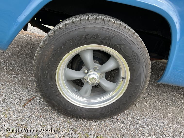 image for item JQ9067 1965 Dodge D100  pickup truck