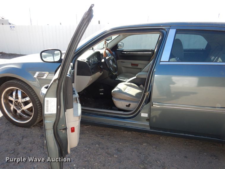 image for item JY9224 2005 Chrysler 300 Limited