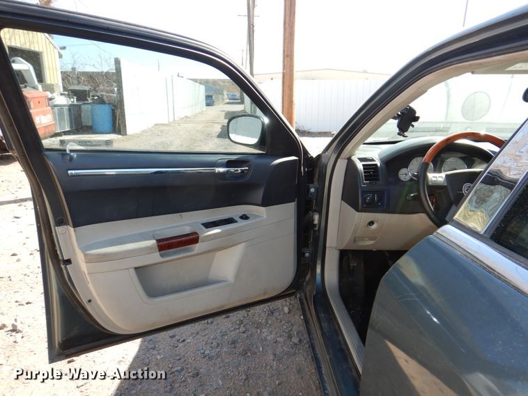 image for item JY9224 2005 Chrysler 300 Limited