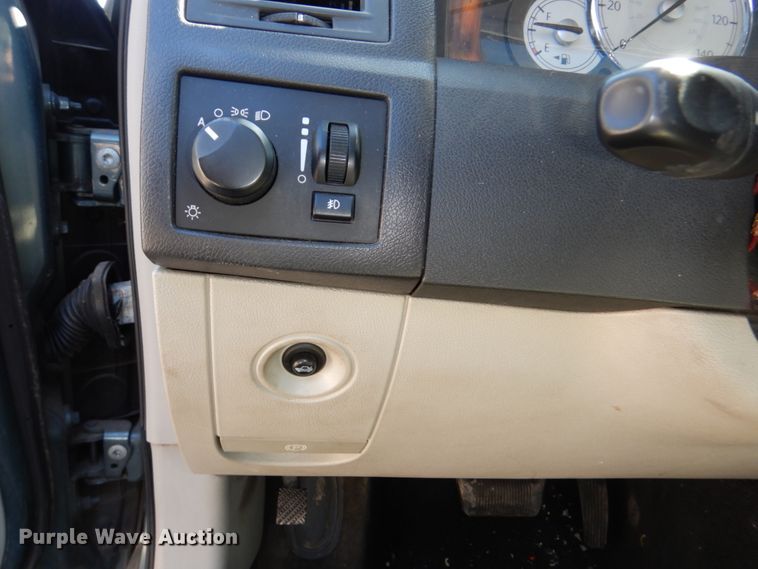 image for item JY9224 2005 Chrysler 300 Limited